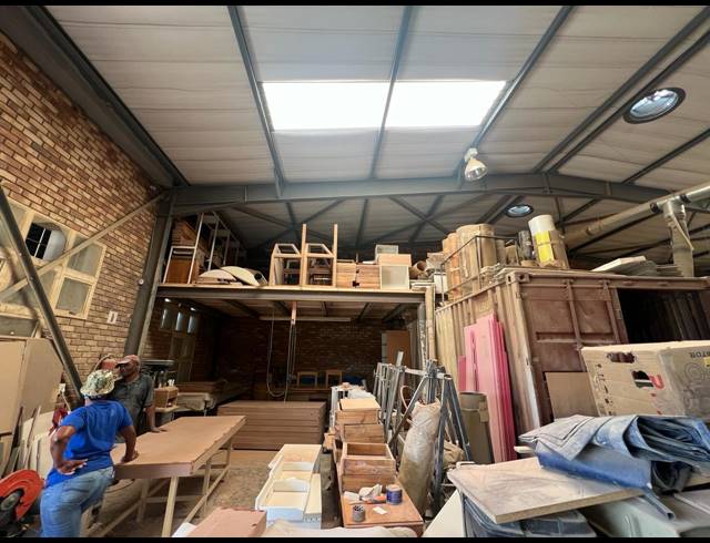 685M² WAREHOUSE FOR SALE IN LASER PARK